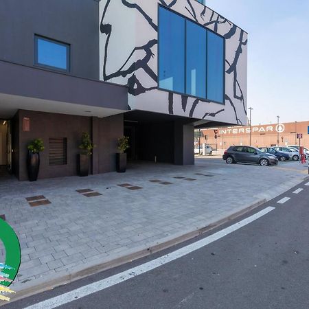 Sky Tower Suite Mestre Exterior photo