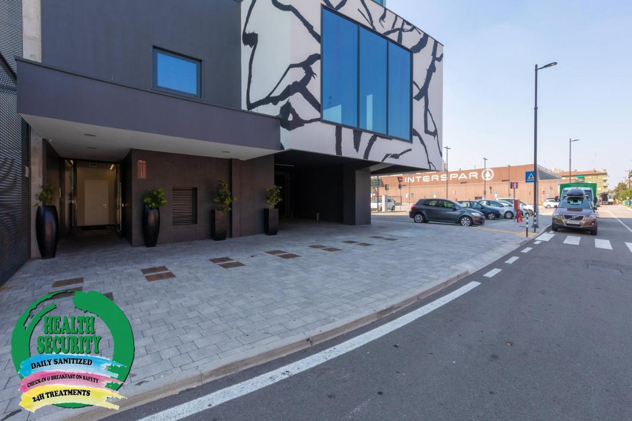 Sky Tower Suite Mestre Exterior photo
